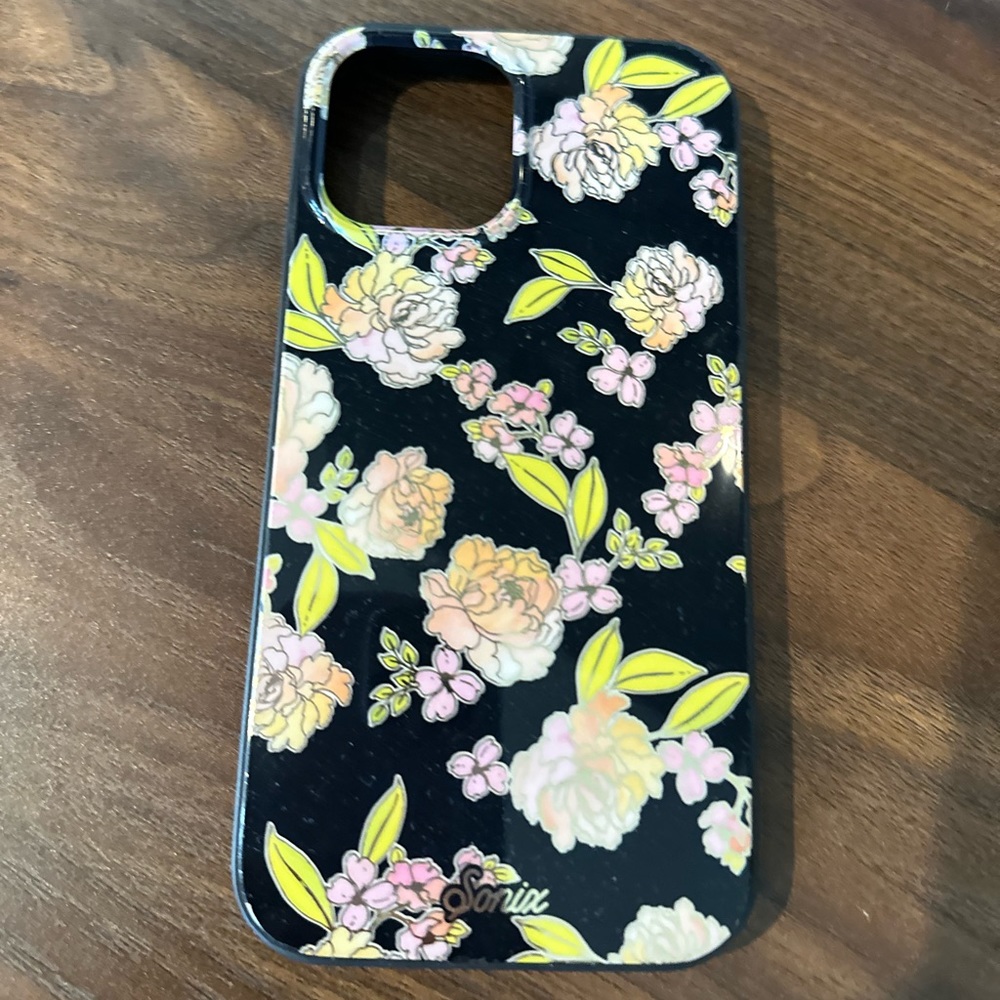 iPhone 12pro sonix phone case